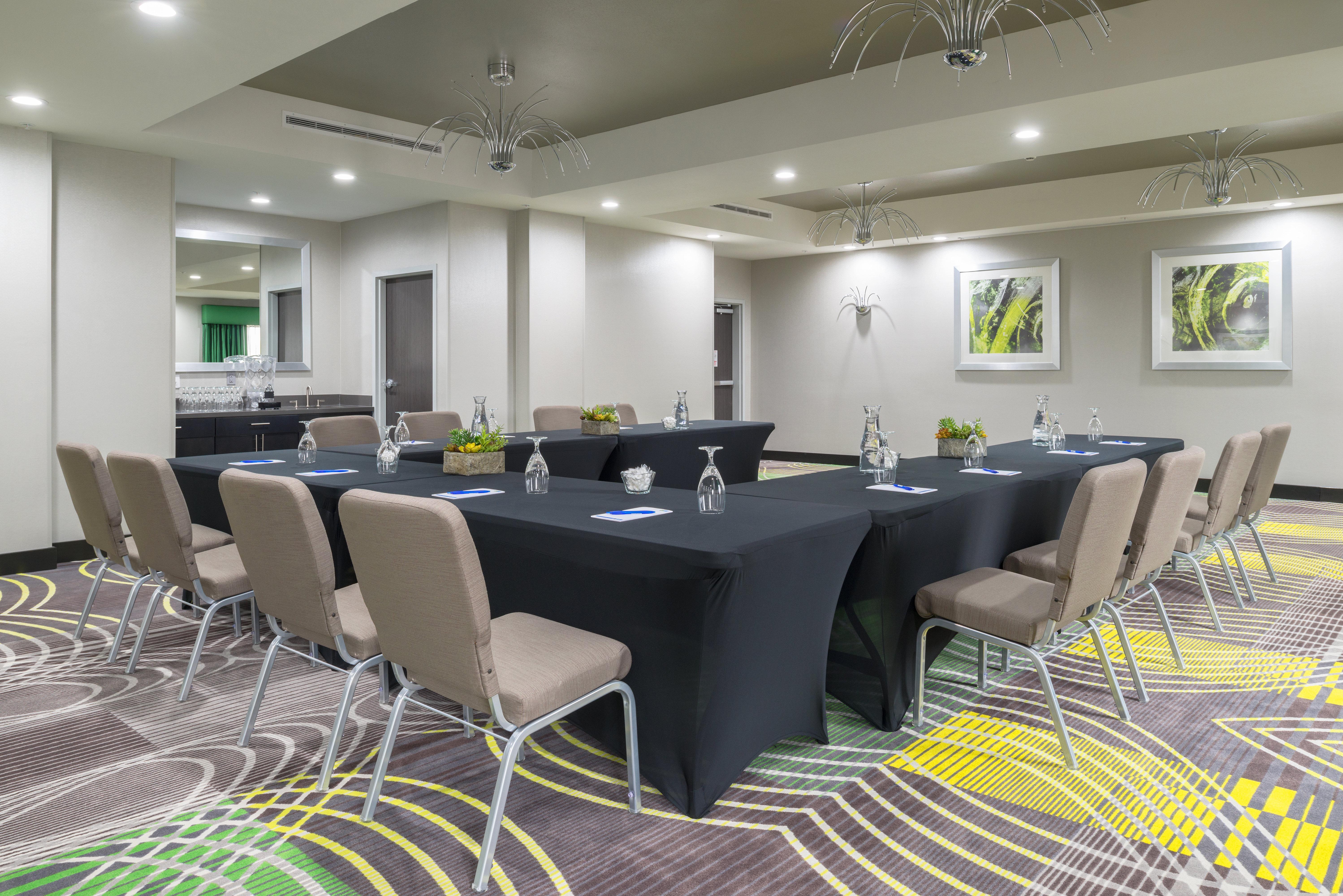 Holiday Inn Express And Suites Norman By Ihg Bagian luar foto